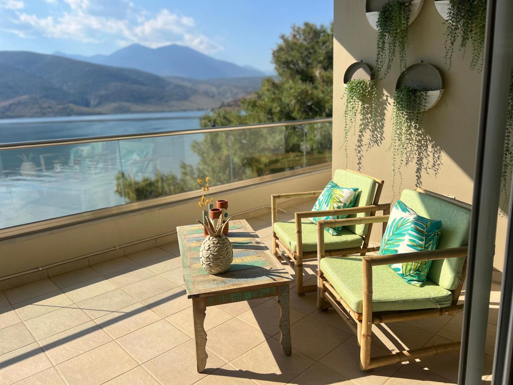 Beach House In Itea-Delphi Eksteriør bilde